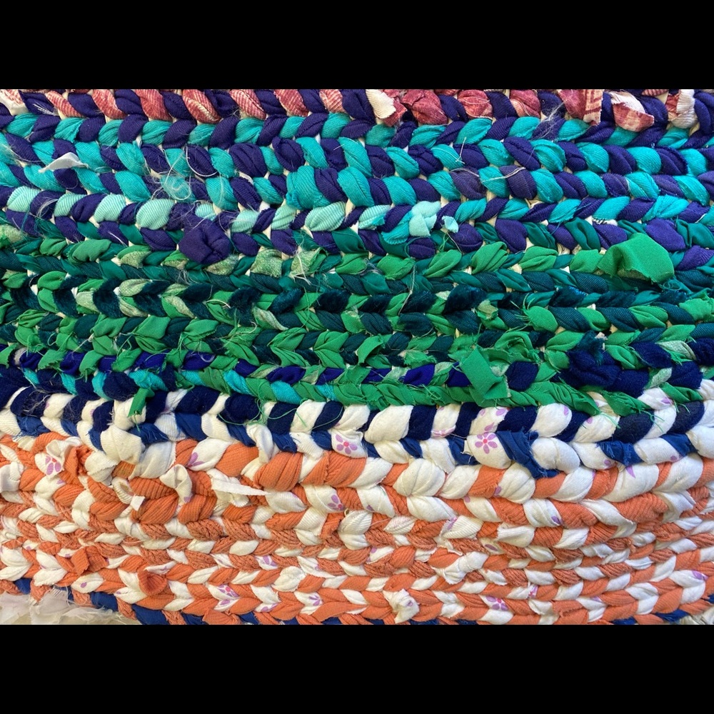 Handcrafted Rag Rug Pet Bed - Picture 3 of 5